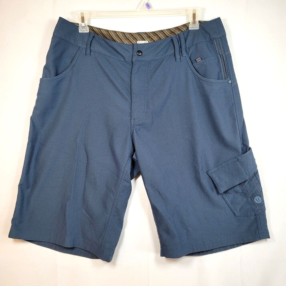 Lululemon Wet Dry Warm Shorts Men Size 38 Slate Blue Gray Cargo Hiking Pockets